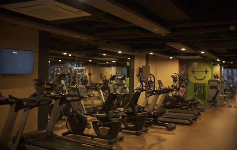 מנילה Classy 2Br Suite At Eastwood City With Pool And City Skyline View מראה חיצוני תמונה