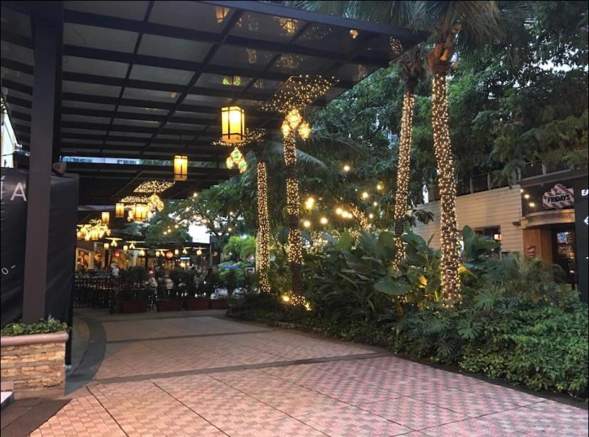 מנילה Classy 2Br Suite At Eastwood City With Pool And City Skyline View מראה חיצוני תמונה