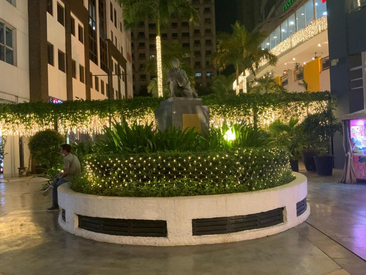 מנילה Classy 2Br Suite At Eastwood City With Pool And City Skyline View מראה חיצוני תמונה