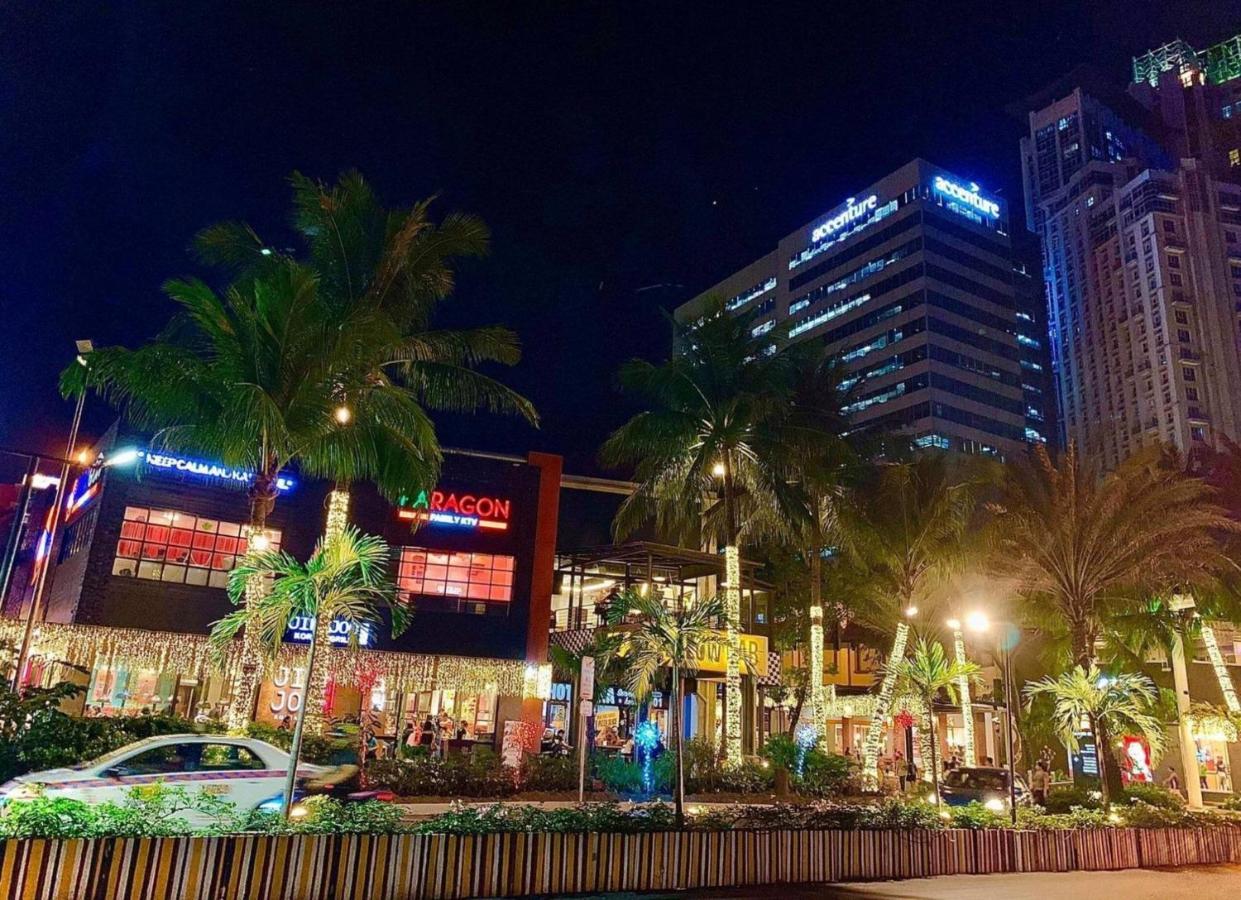מנילה Classy 2Br Suite At Eastwood City With Pool And City Skyline View מראה חיצוני תמונה