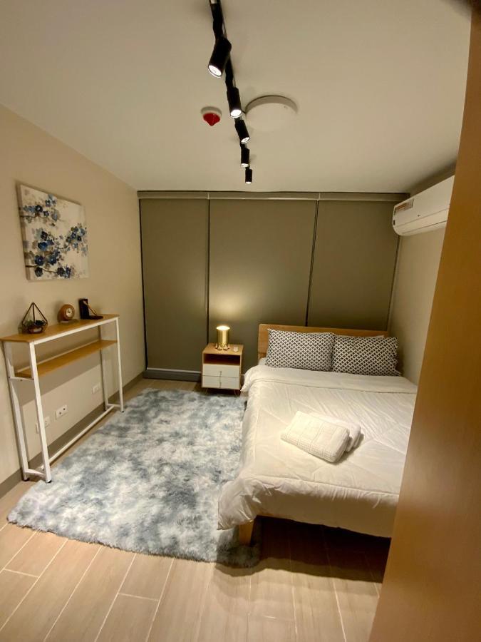 מנילה Classy 2Br Suite At Eastwood City With Pool And City Skyline View מראה חיצוני תמונה