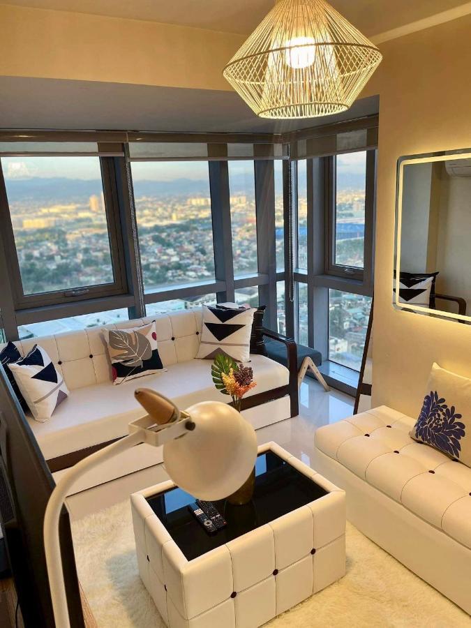 מנילה Classy 2Br Suite At Eastwood City With Pool And City Skyline View מראה חיצוני תמונה