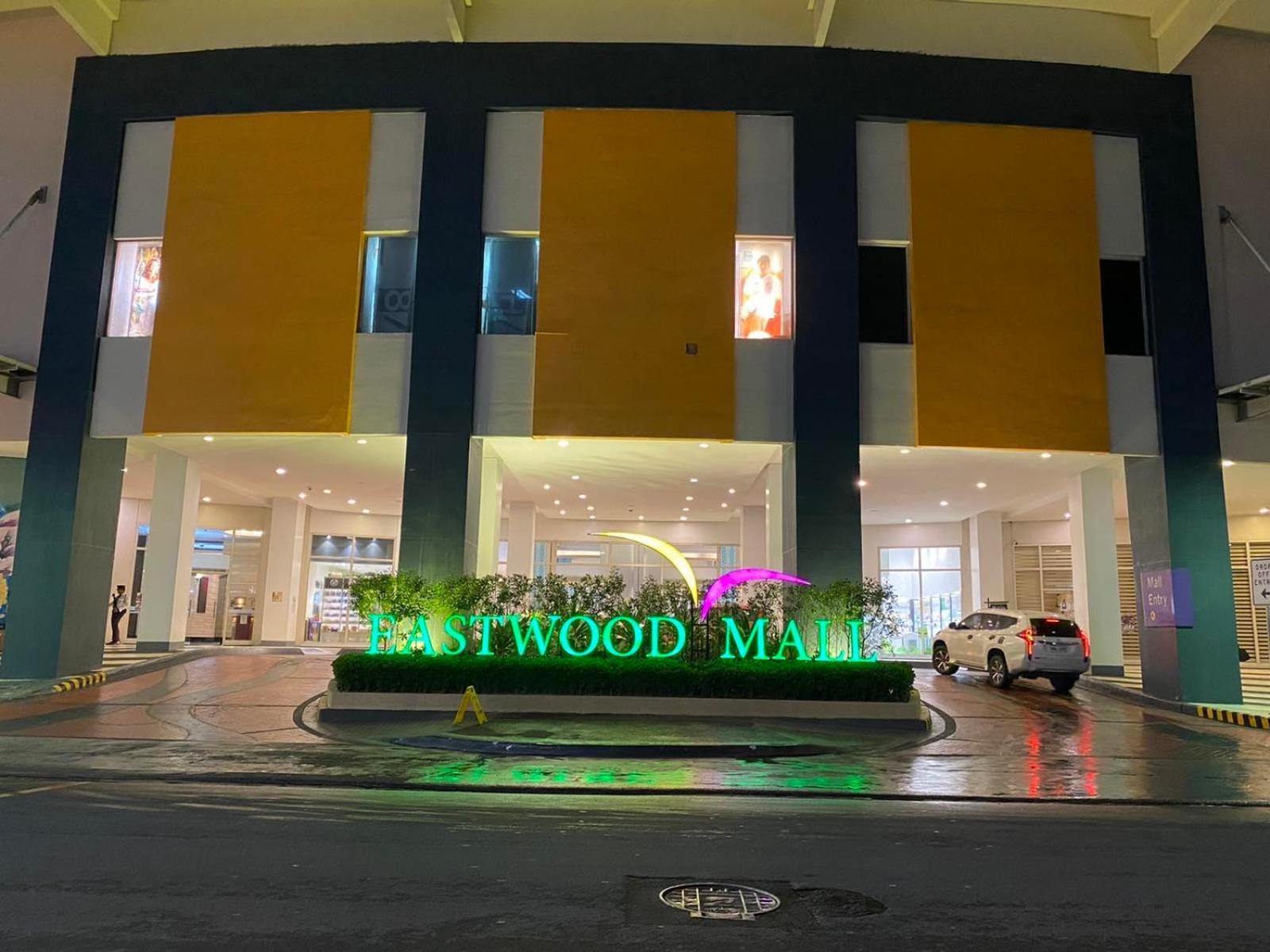 מנילה Classy 2Br Suite At Eastwood City With Pool And City Skyline View מראה חיצוני תמונה